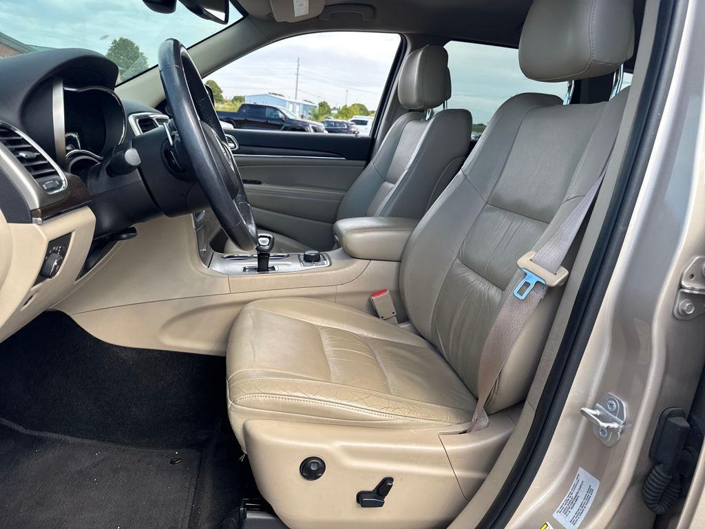 used 2015 Jeep Grand Cherokee car, priced at $15,497