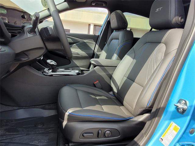new 2025 Buick Envista car, priced at $30,755