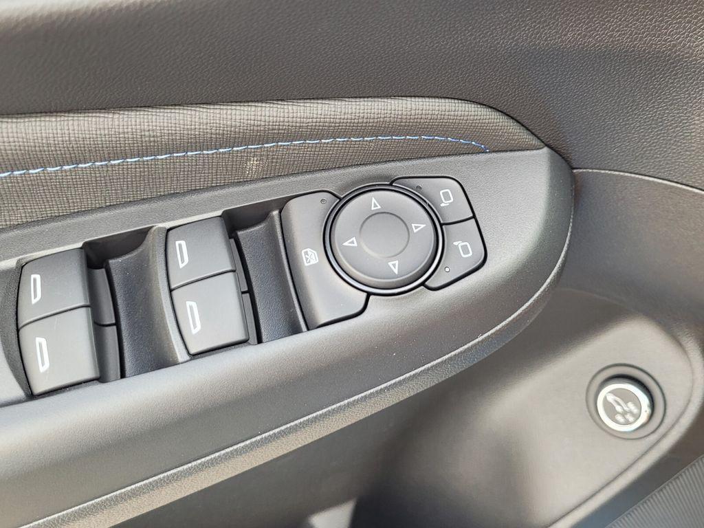 new 2025 Buick Envista car, priced at $29,530