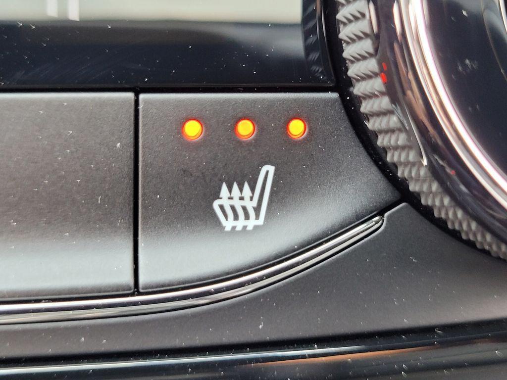 new 2025 Buick Envista car, priced at $29,530