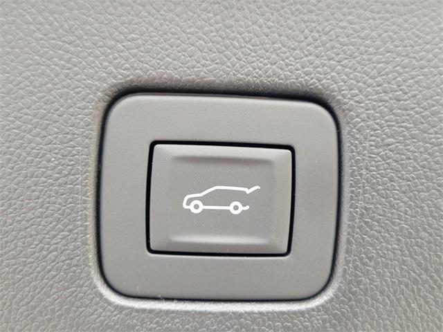 new 2025 Buick Envista car, priced at $30,755