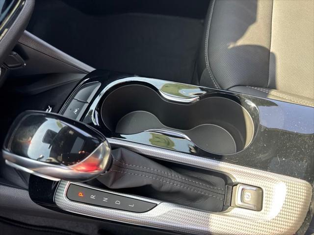 new 2025 Buick Envista car, priced at $31,880