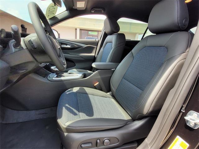 new 2025 Buick Envista car