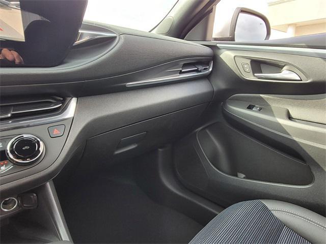 new 2025 Buick Envista car, priced at $27,815