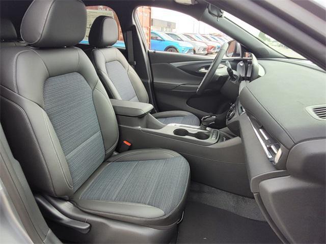 new 2025 Buick Envista car, priced at $27,815