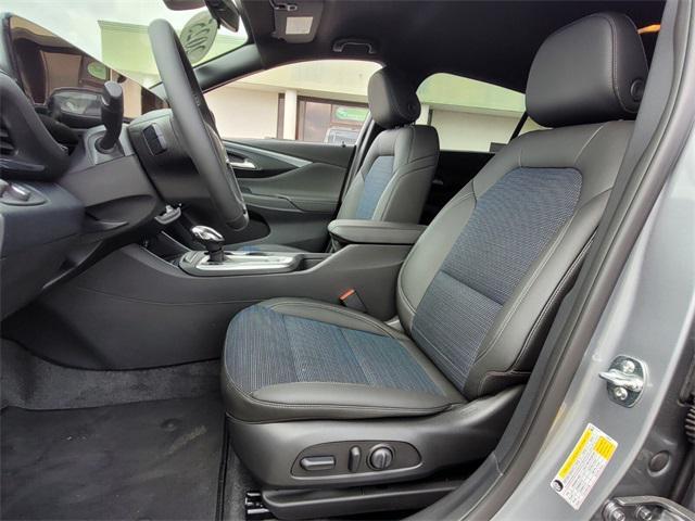 new 2025 Buick Envista car, priced at $27,815