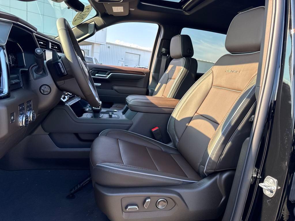 new 2025 GMC Sierra 1500 car, priced at $66,678