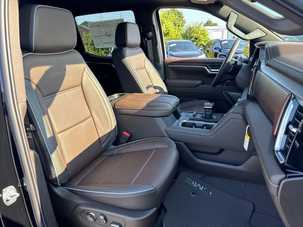 new 2025 GMC Sierra 1500 car, priced at $66,678