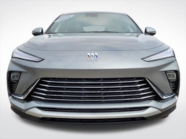 new 2025 Buick Envista car