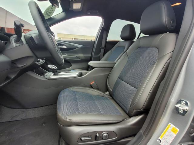 new 2025 Buick Envista car