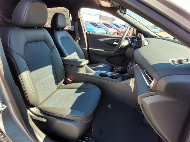 new 2025 Buick Envista car, priced at $28,114