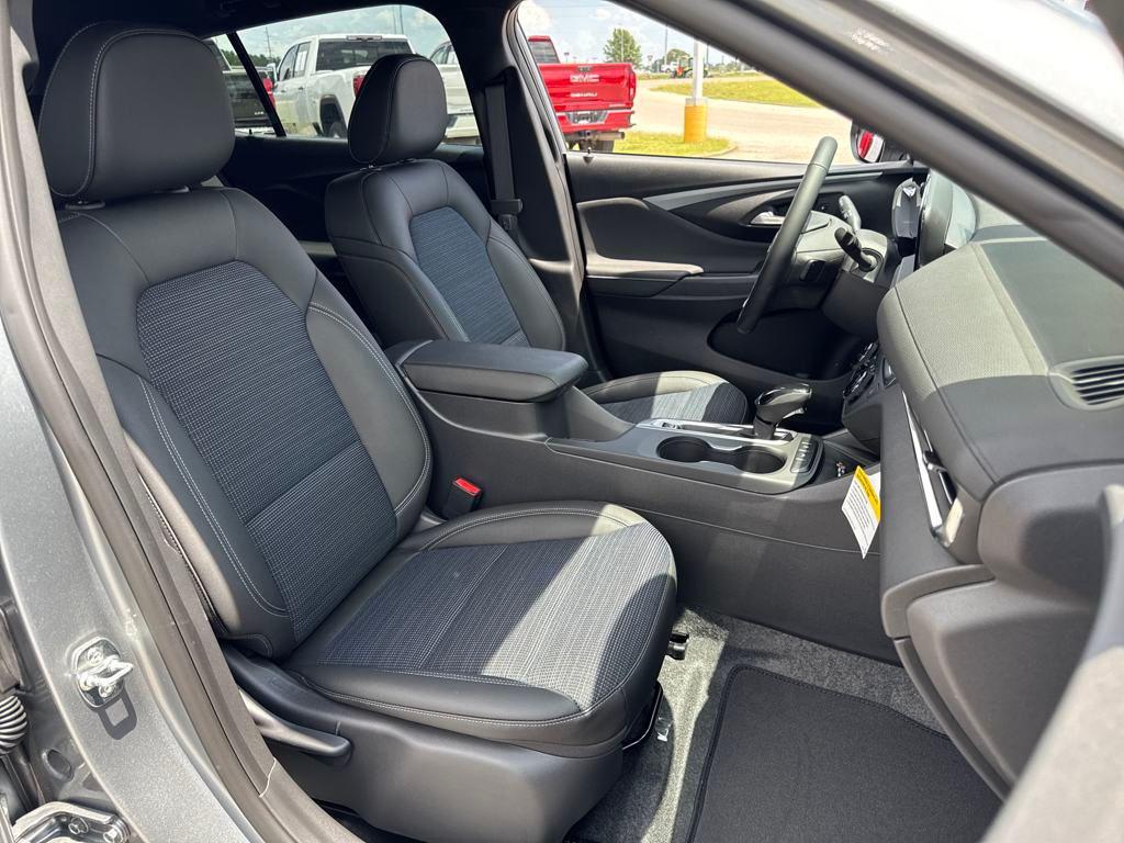new 2025 Buick Envista car, priced at $26,798