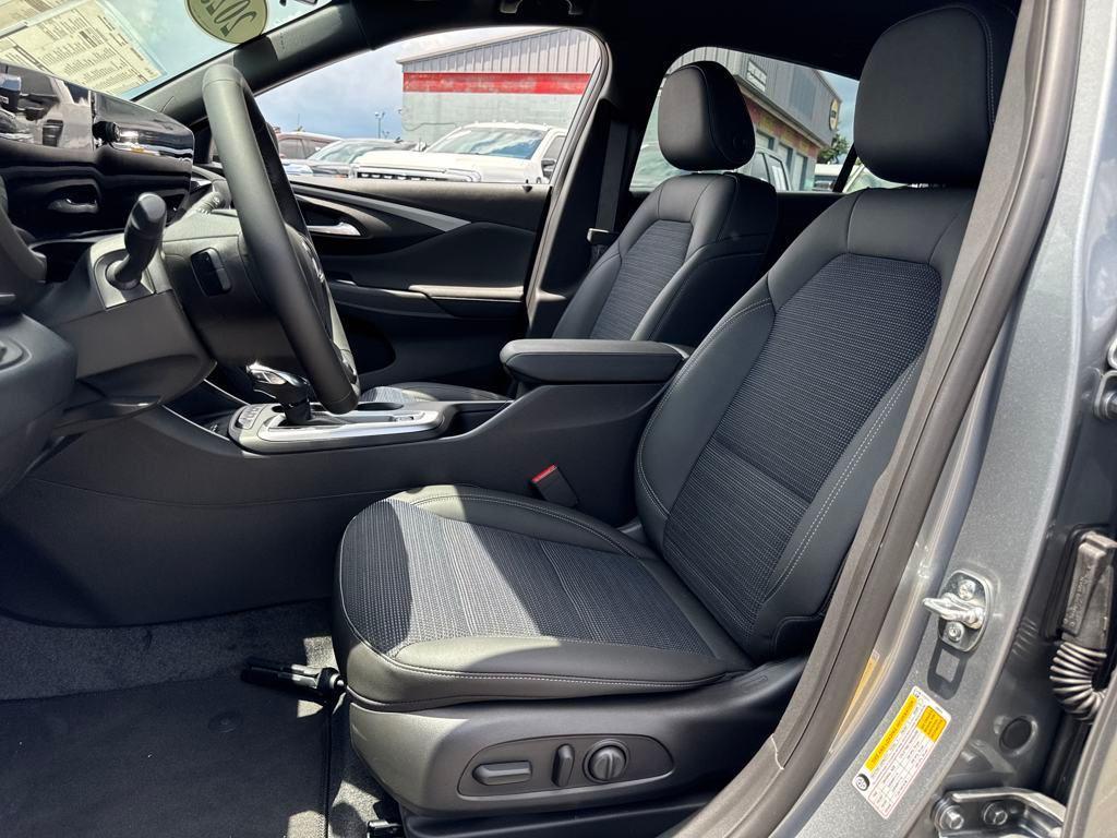 new 2025 Buick Envista car, priced at $26,798