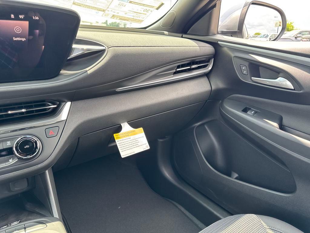 new 2025 Buick Envista car, priced at $26,798