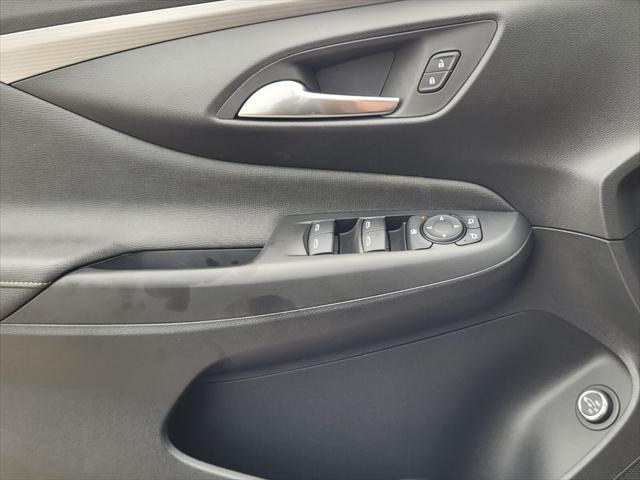 new 2025 Buick Envista car, priced at $31,625
