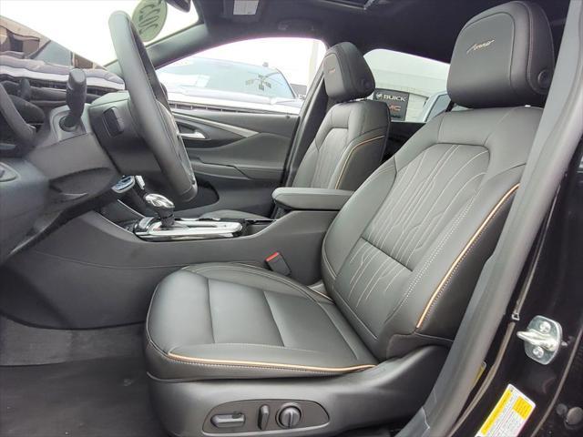new 2025 Buick Envista car, priced at $31,625