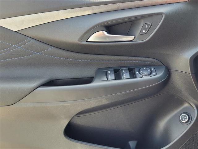 new 2025 Buick Envista car, priced at $30,260
