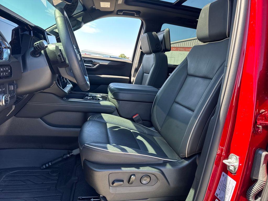 used 2025 GMC Yukon car, priced at $73,997