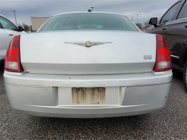 used 2005 Chrysler 300 car