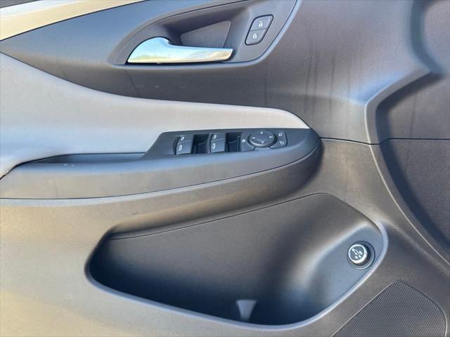 new 2025 Buick Envista car, priced at $31,880
