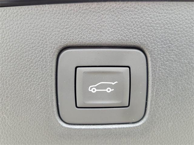 new 2025 Buick Envista car, priced at $28,114