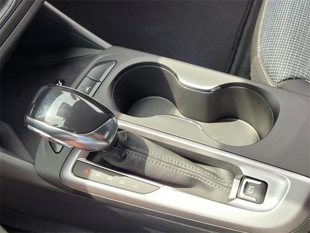 new 2025 Buick Envista car, priced at $28,114