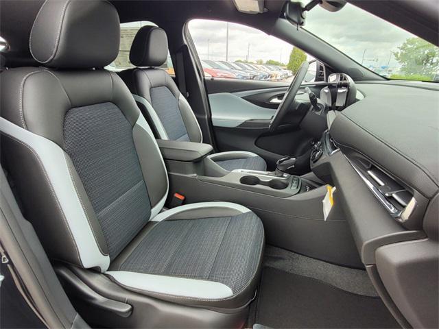 new 2025 Buick Envista car, priced at $28,114