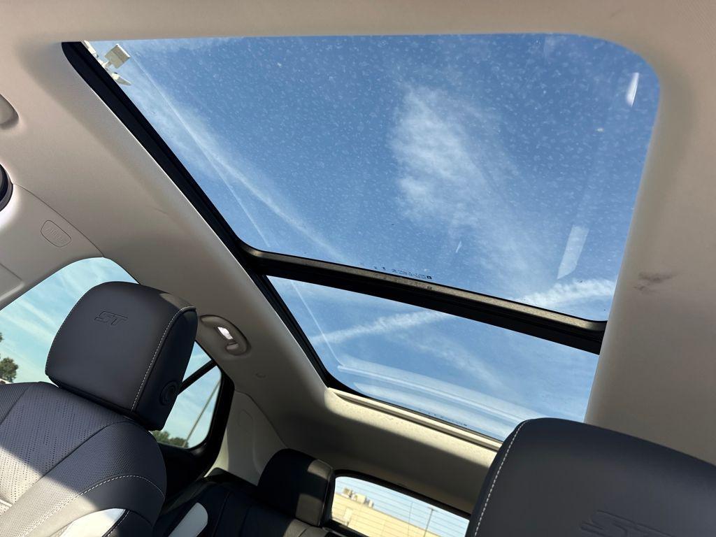 new 2025 Buick Envision car, priced at $40,788
