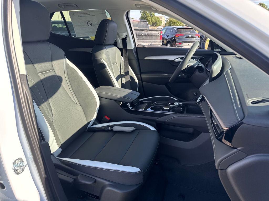 new 2025 Buick Envision car, priced at $40,788
