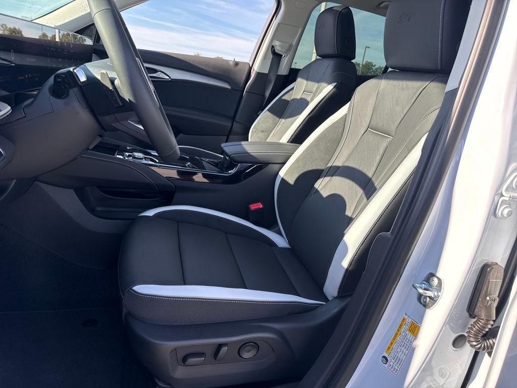 new 2025 Buick Envision car, priced at $40,788