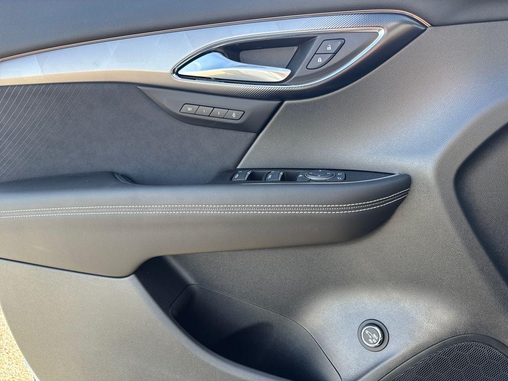 new 2025 Buick Envision car, priced at $40,788