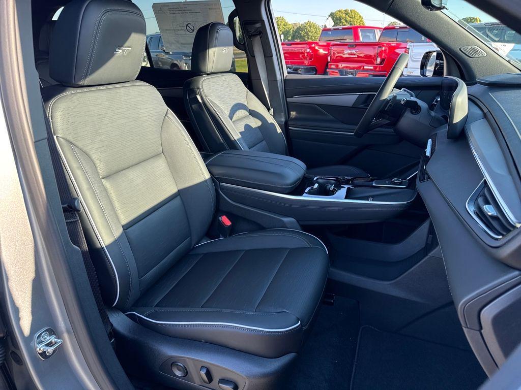 new 2026 Buick Enclave car, priced at $52,704