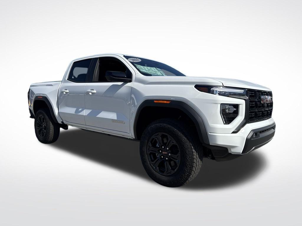 new 2025 GMC Canyon car, priced at $41,266
