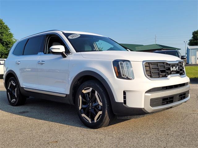 used 2023 Kia Telluride car, priced at $35,396