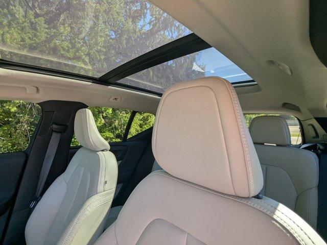 used 2021 Volvo XC40 car, priced at $24,499