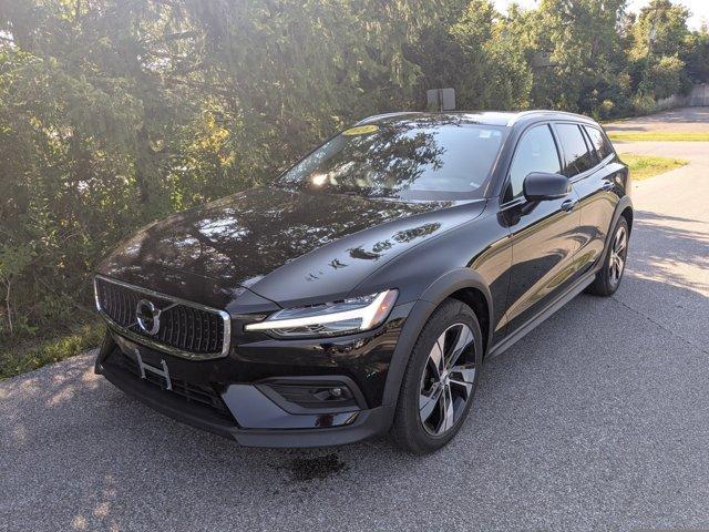 used 2020 Volvo V60 Cross Country car, priced at $26,499