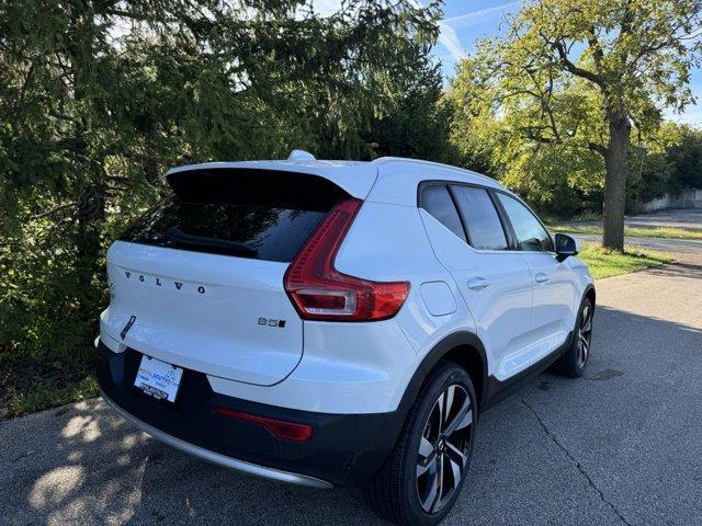 new 2025 Volvo XC40 car