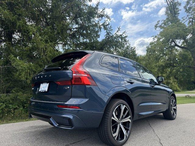 new 2025 Volvo XC60 Plug-In Hybrid car