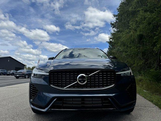 new 2025 Volvo XC60 Plug-In Hybrid car