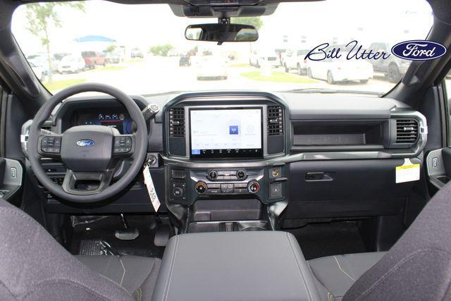 new 2025 Ford F-150 car, priced at $47,212