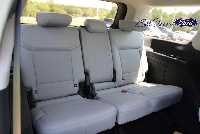 new 2025 Ford Expedition car, priced at $77,940