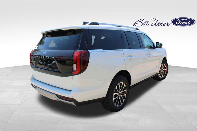 new 2025 Ford Expedition car, priced at $77,940