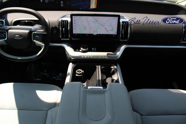 new 2025 Ford Expedition car, priced at $77,940