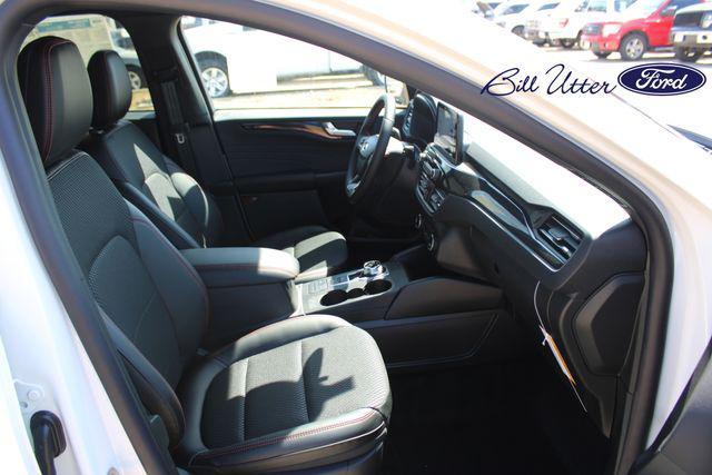 new 2025 Ford Escape car, priced at $29,950