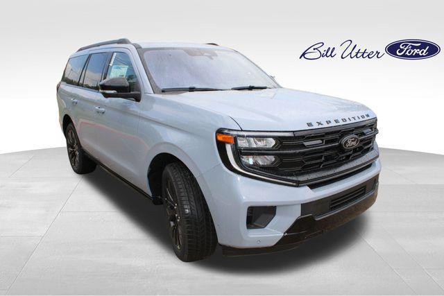 new 2025 Ford Expedition car, priced at $81,510