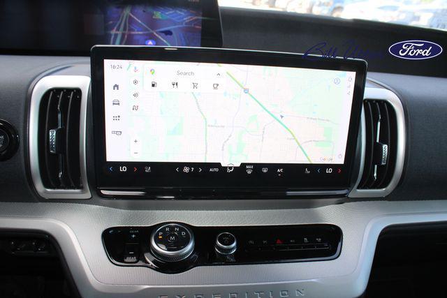 new 2025 Ford Expedition car, priced at $68,905