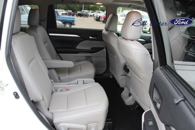 used 2019 Toyota Highlander car, priced at $27,481