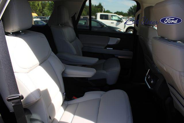 new 2025 Ford Expedition car, priced at $68,905
