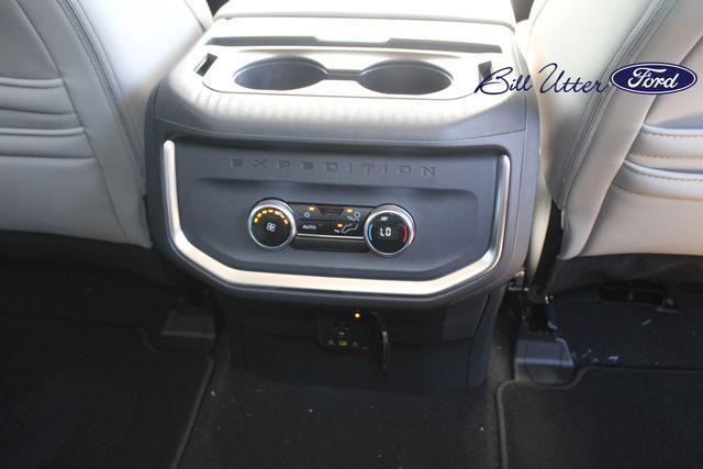 new 2025 Ford Expedition car, priced at $68,905