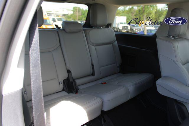 new 2025 Ford Expedition car, priced at $68,905